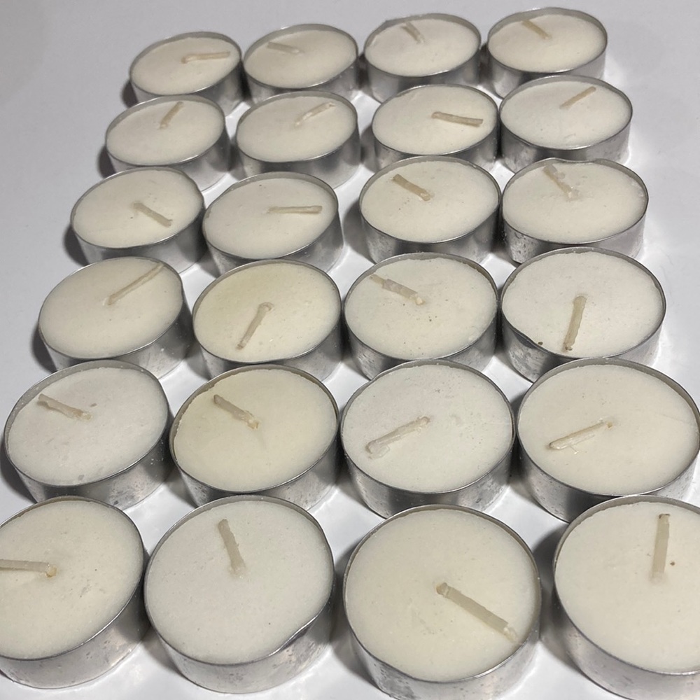 HARRY & DAVID BEAUTIFUL FESTIVE ROUND BOX FILLED WITH 24 TEA LIGHTS